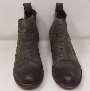 Billabong Izzy ankle boots in a grey SZ 8